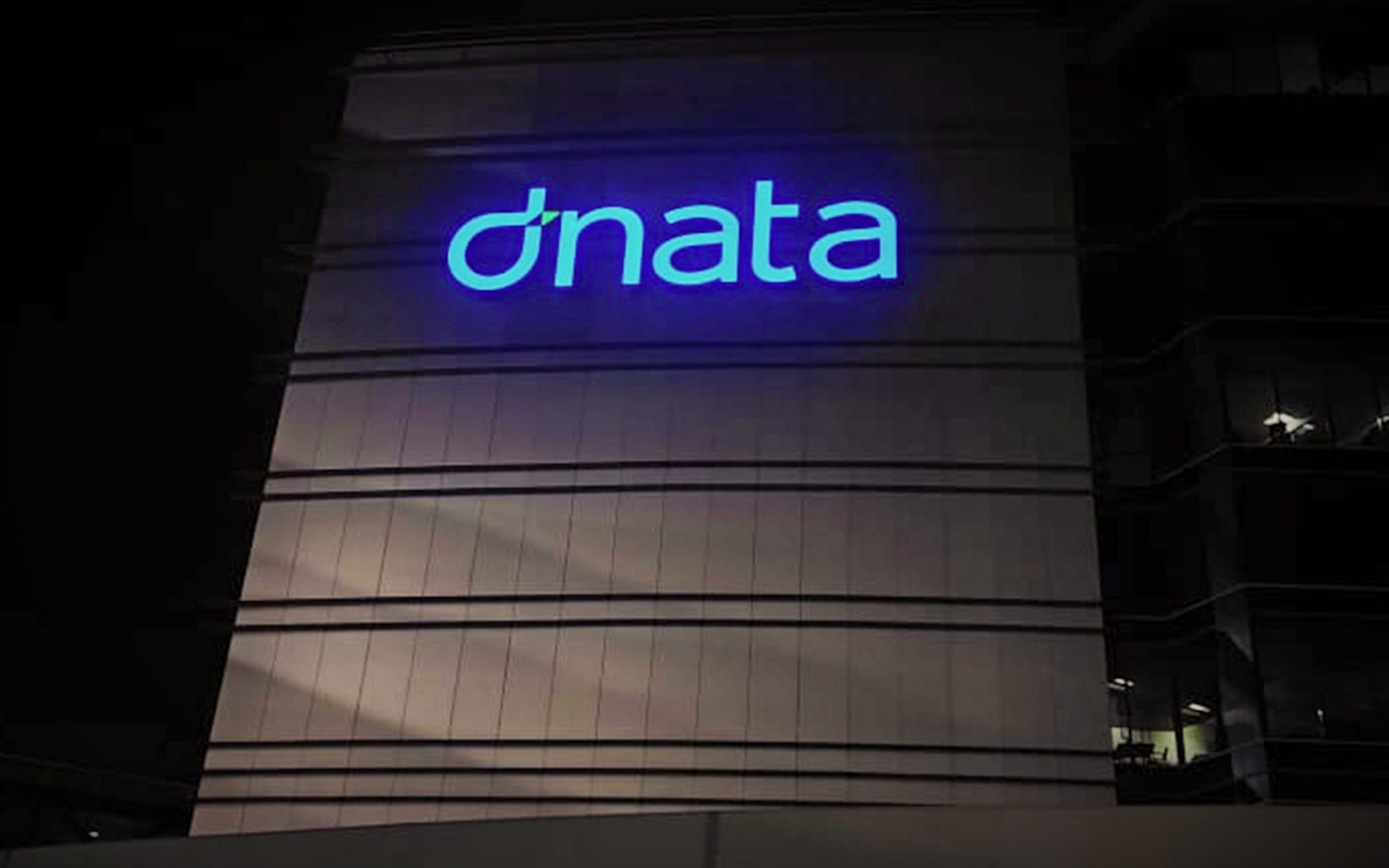 Dnata Logistics Illuminated Signage Systems overview